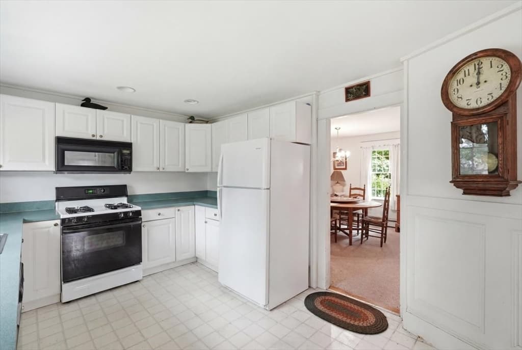 127 Pine Ave, Barnstable MA 02601 photo 12