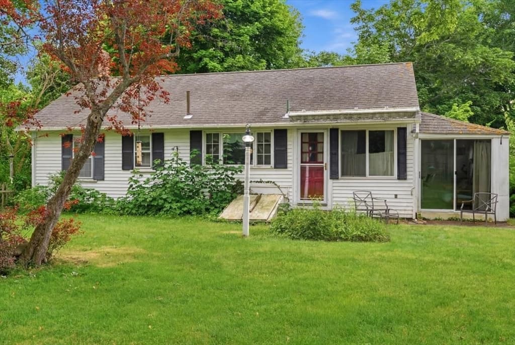 127 Pine Ave, Barnstable MA 02601