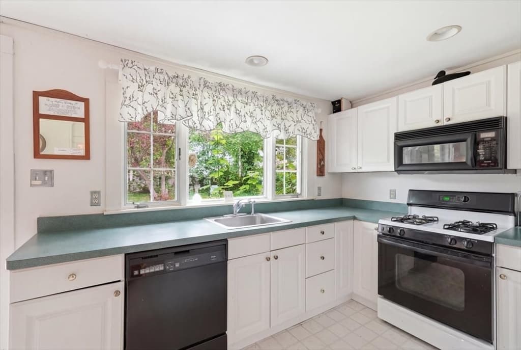127 Pine Ave, Barnstable MA 02601 photo 14
