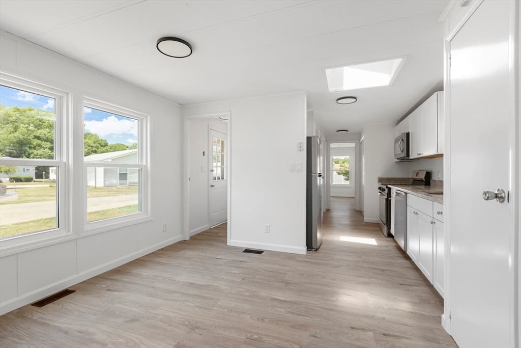85 Amherst Ave, Taunton MA 02780 photo 10