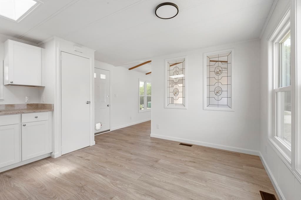 85 Amherst Ave, Taunton MA 02780 photo 11
