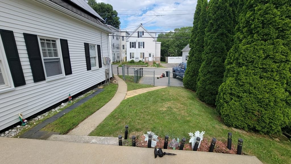 273 Pleasant St, Gardner MA 01440 photo 5