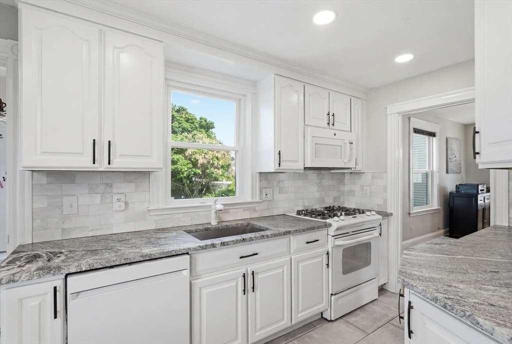 52 Pebble Ave, Winthrop MA 02152 photo 7