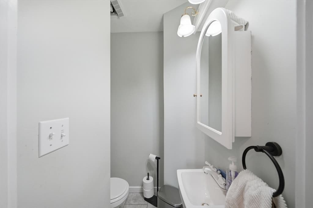52 Pebble Ave, Winthrop MA 02152 photo 9