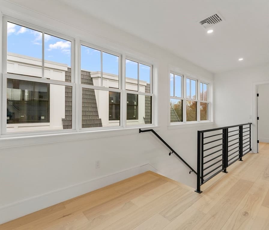 327 Alewife Brook Pkwy # B, Somerville MA 02144 photo 18