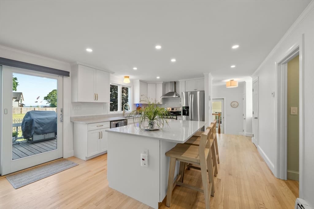 21 Hicks Point Rd, Duxbury MA 02332 photo 4