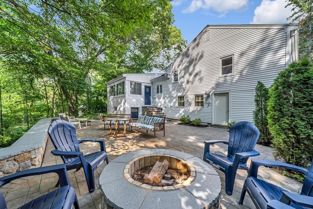 89 Rolling Lane, Needham MA 02492
