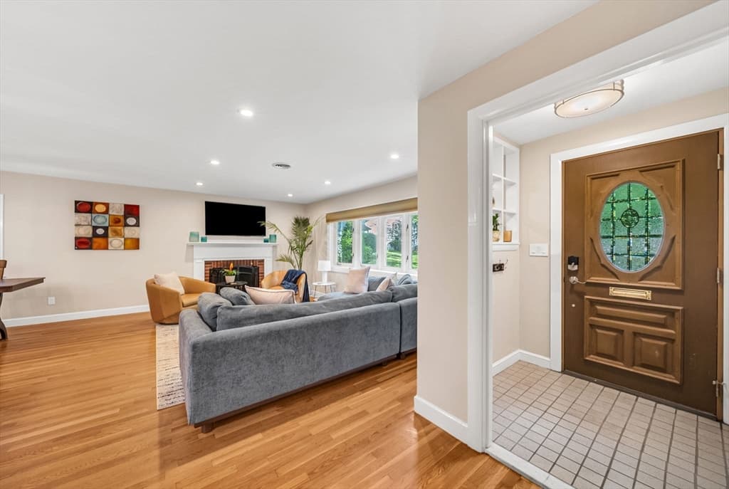 89 Rolling Lane, Needham MA 02492 photo 4