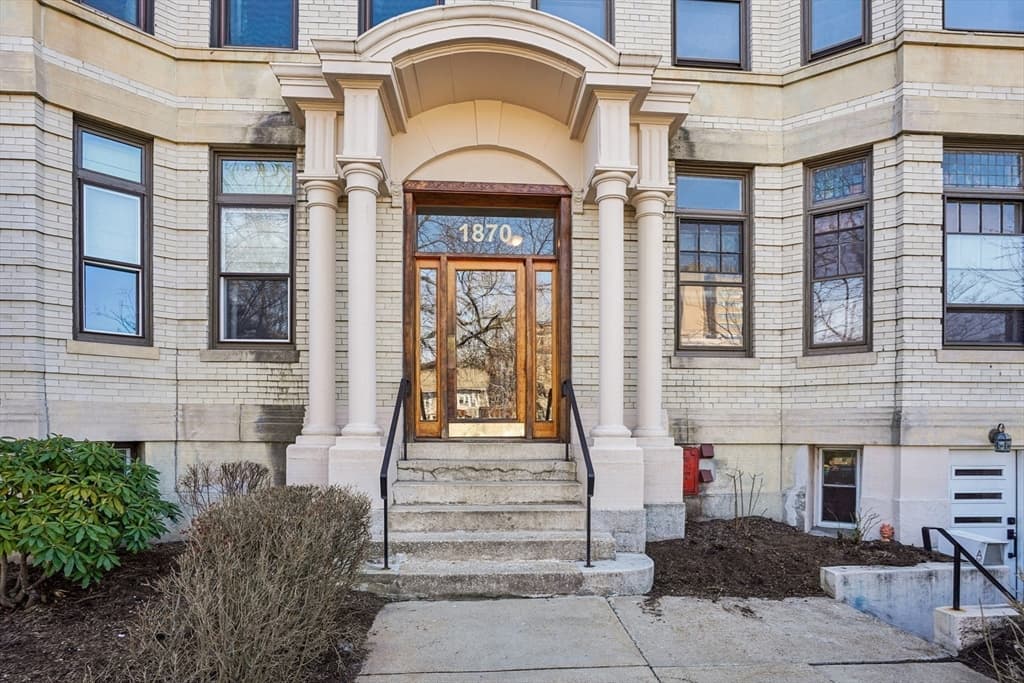 Condominium at 1870 Commonwealth Ave # 1, Boston MA 02135, Boston, photo 2 of 13