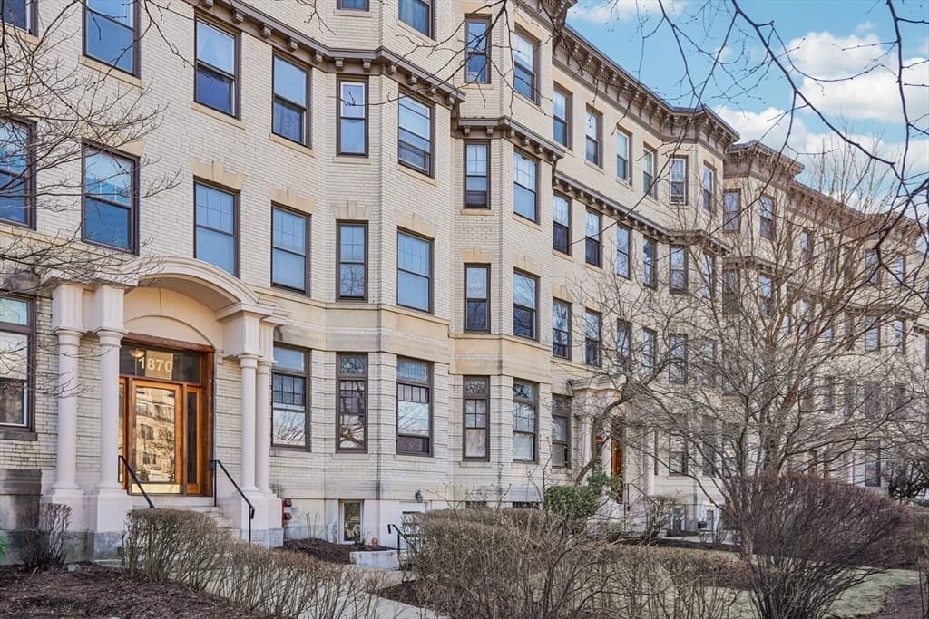 1870 Commonwealth Ave # 1, Boston MA 02135