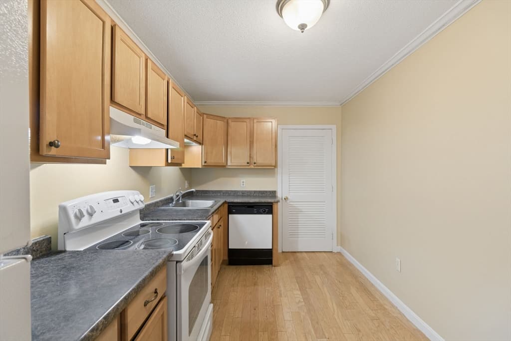 1508 Gorham # 306, Lowell MA 01852 photo 7