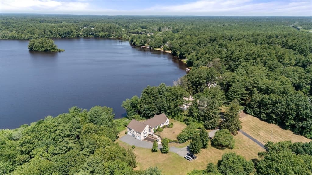 155 Ousamequin Pnes, East Bridgewater MA 02333 photo 5