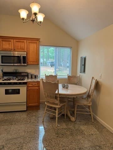 Condominium at 16 Kings Way # 22, Middleboro MA 02346, photo 7 of 14