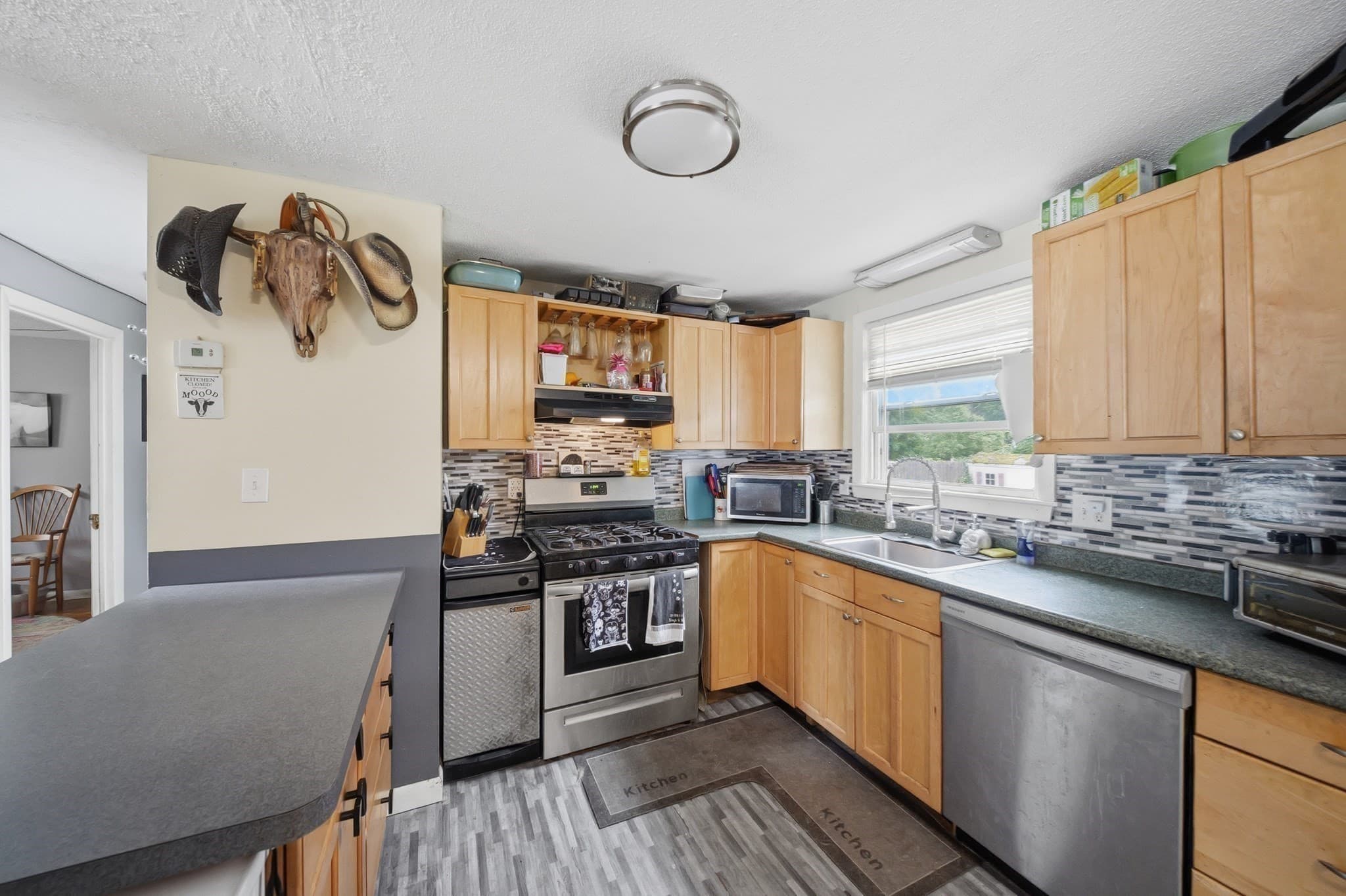 Single Family Residence at 12 Harjean Rd, Billerica MA 01821, photo 10 of 27