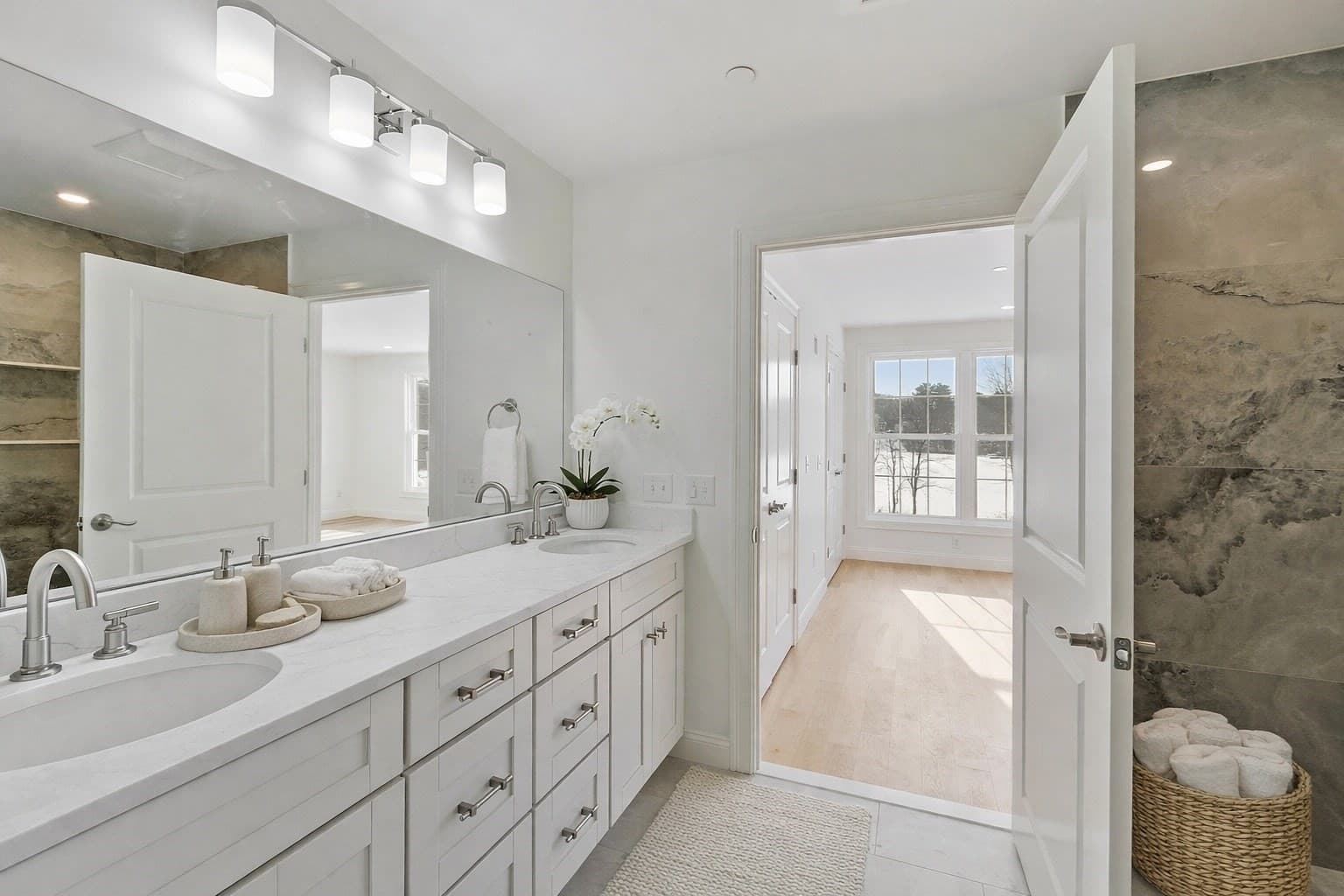 Condominium at 206 W Main St # 4, Georgetown MA 01833, Georgetown, photo 12 of 25