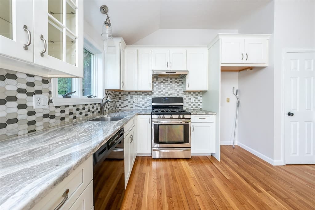 Single Family Residence at 100 Farmersville Road, Sandwich MA 02563, photo 12 of 36