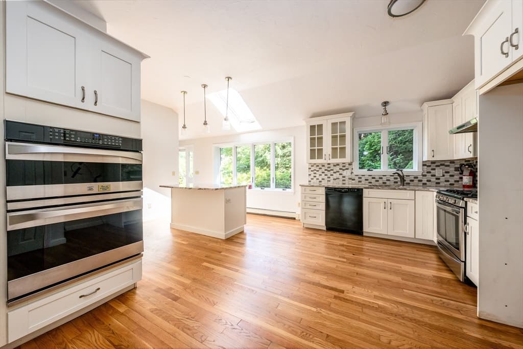 Single Family Residence at 100 Farmersville Road, Sandwich MA 02563, photo 11 of 36