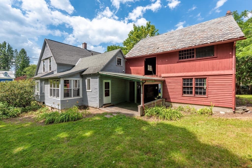 177 Montague Rd, Amherst MA 01002