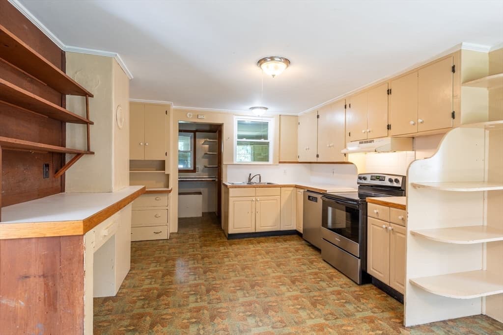 177 Montague Rd, Amherst MA 01002 photo 10
