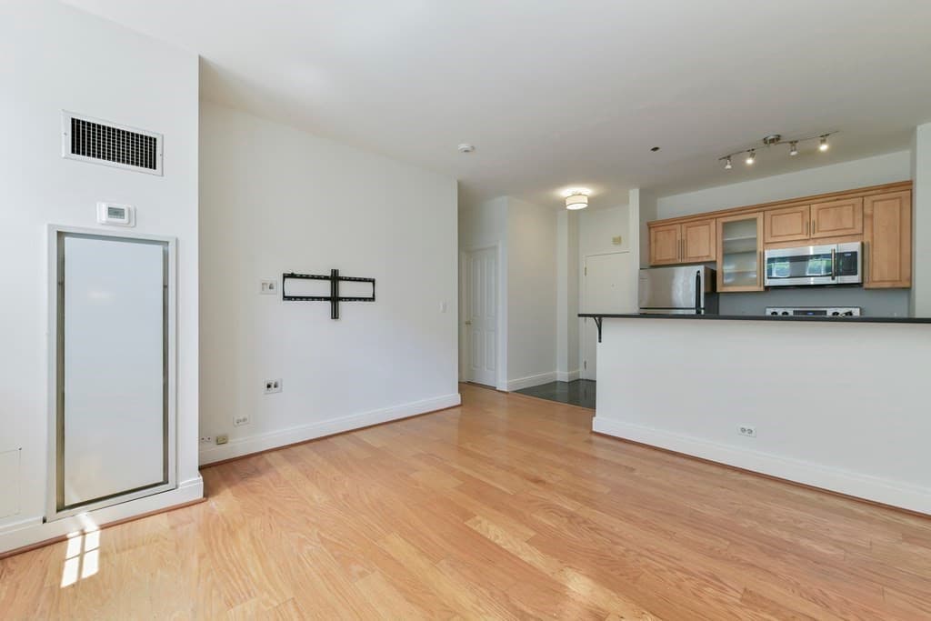 Condominium at 534 Beacon Street # 103, Boston MA 02215, photo 9 of 15