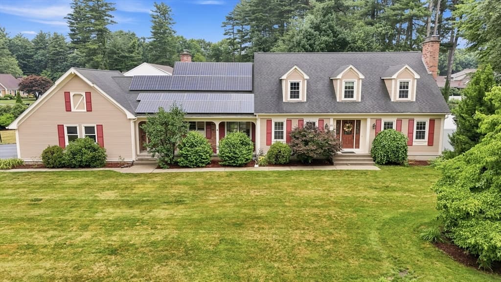 20 Shirley St, Wilbraham MA 01095