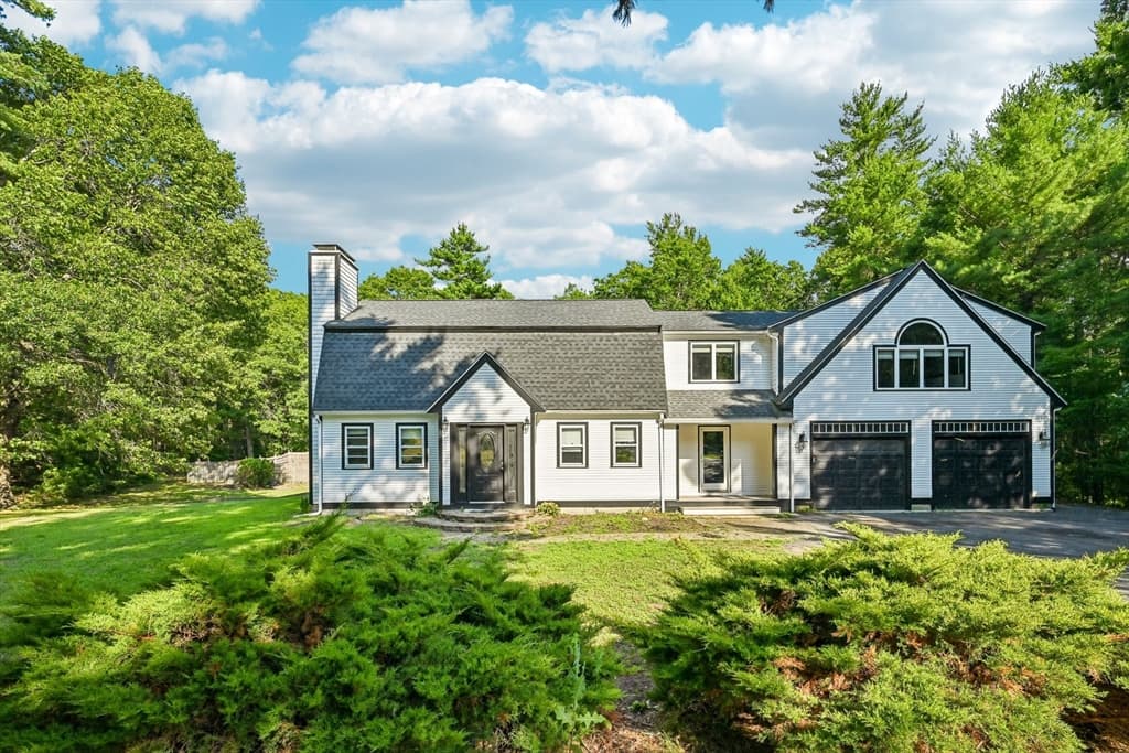 6 Susan Cir, Carver MA 02330