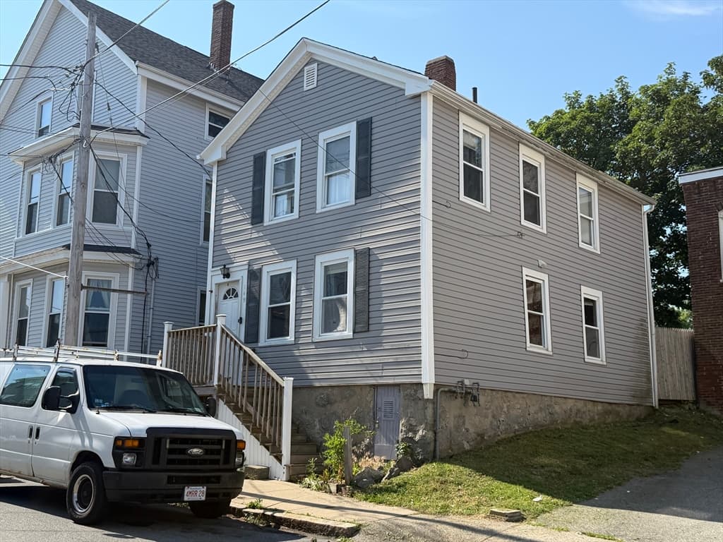 149 Franklin St, Fall River MA 02720