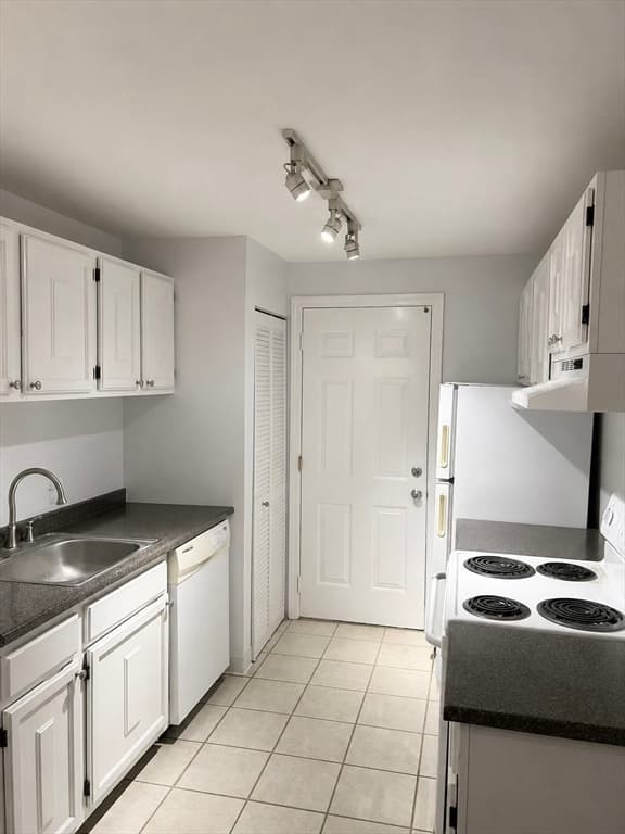 14 Walden Dr # 4, Natick MA 01760 photo 2