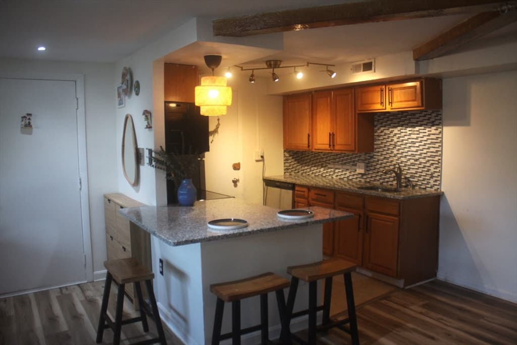 108 Oak Ln # 4, Brockton MA 02301
