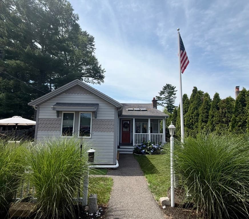 42 Crystal Lake Dr, Carver MA 02330