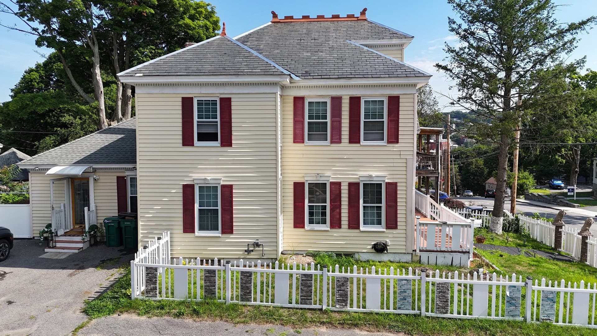 Single Family Residence at 91 South St, Fitchburg MA 01420, photo 6 of 31