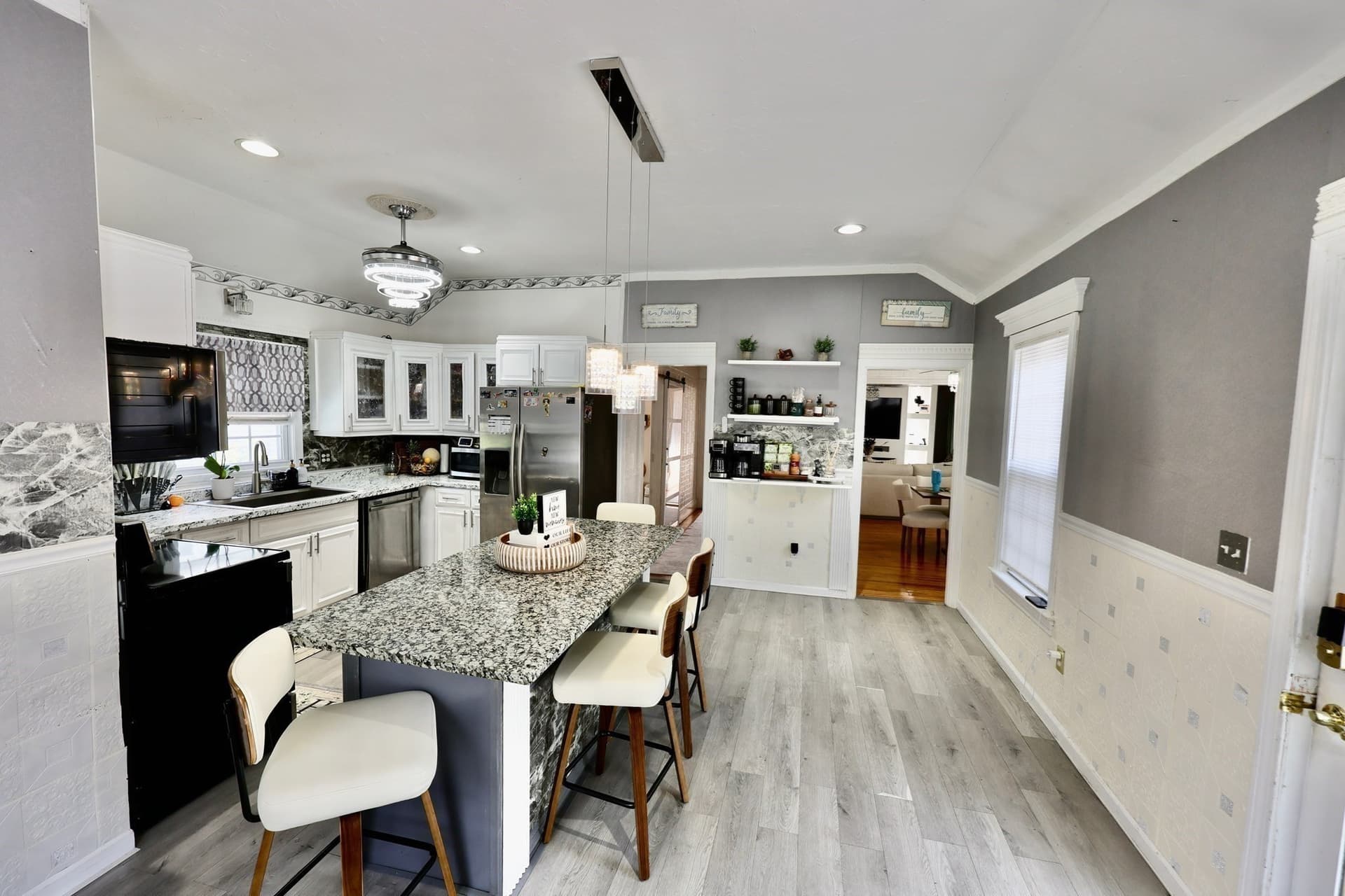 Single Family Residence at 91 South St, Fitchburg MA 01420, photo 12 of 31