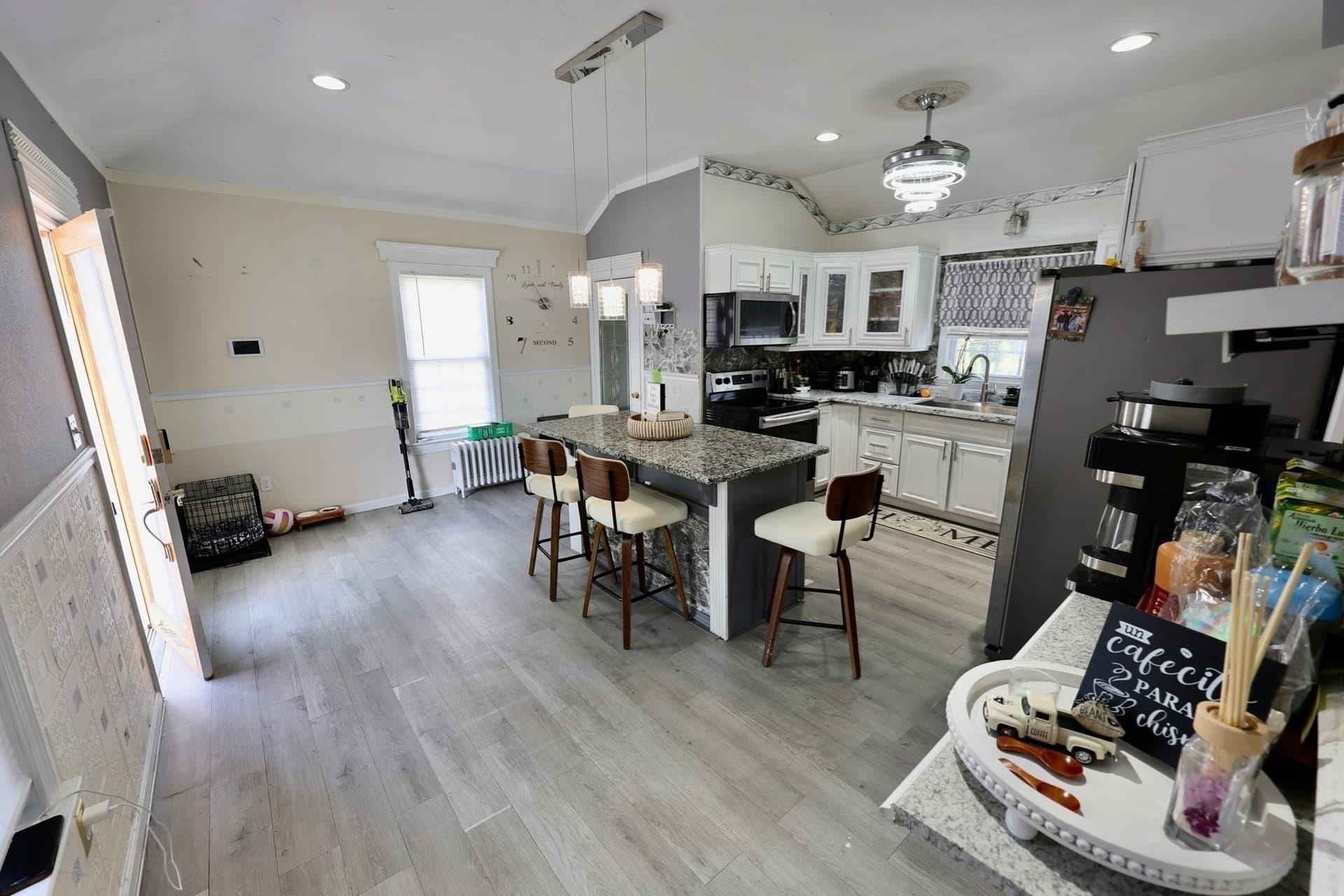 Single Family Residence at 91 South St, Fitchburg MA 01420, photo 10 of 31