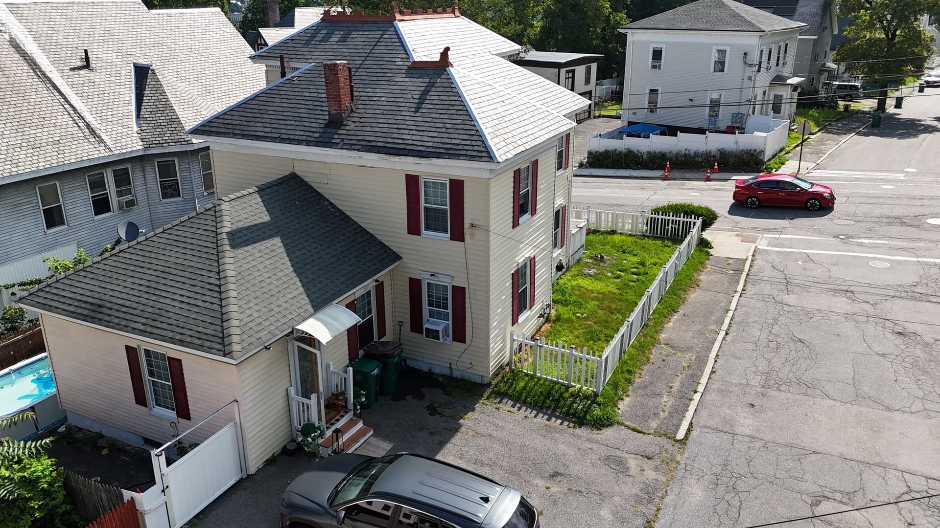 Single Family Residence at 91 South St, Fitchburg MA 01420, photo 8 of 31