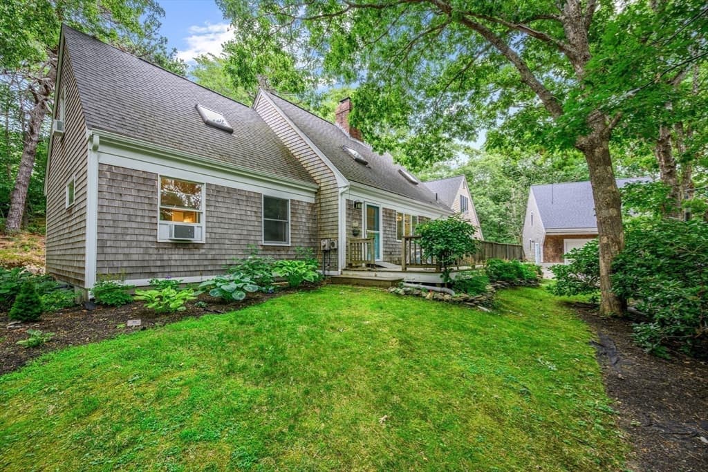 24 Faunce Mountain Rd, Sandwich MA 02563