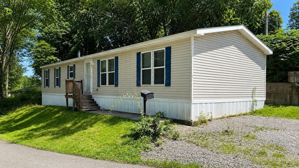 1 Breezy Bend, Auburn MA 01501