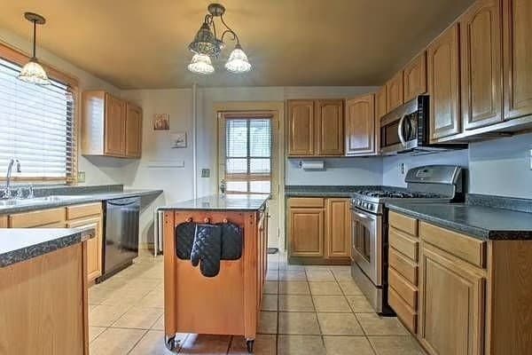 127-129 Thompson St., Springfield MA 01109 photo 7