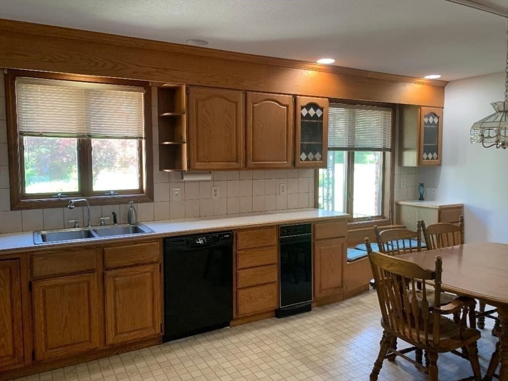 53 Hampden Road, East Longmeadow MA 01028 photo 9