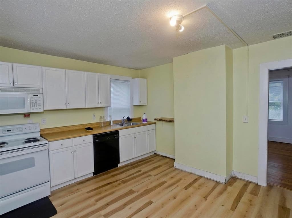 Duplex at 3157-3159 Main Street, Palmer MA 01069, Palmer, photo 2 of 36