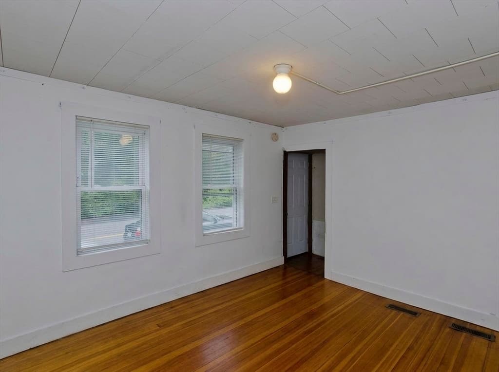 Duplex at 3157-3159 Main Street, Palmer MA 01069, Palmer, photo 6 of 36