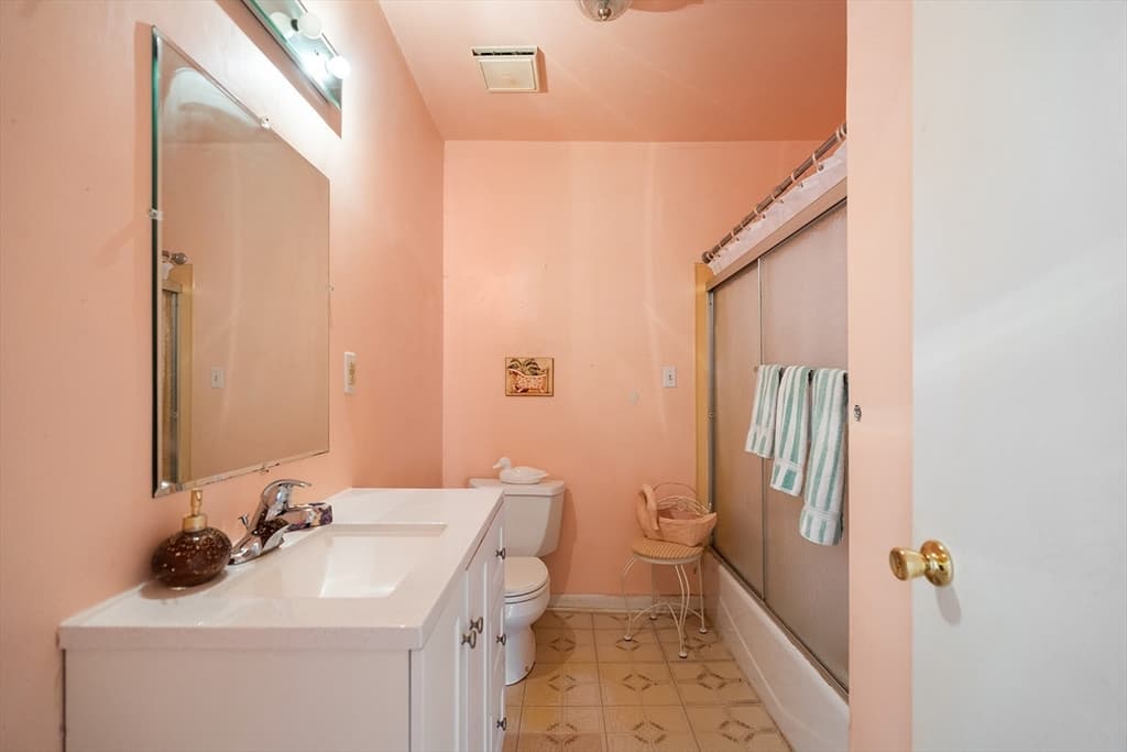 3652 N Main St # 10, Fall River MA 02720 photo 11