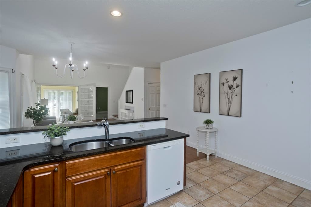 102 Lyman St # 102, South Hadley MA 01075 photo 8