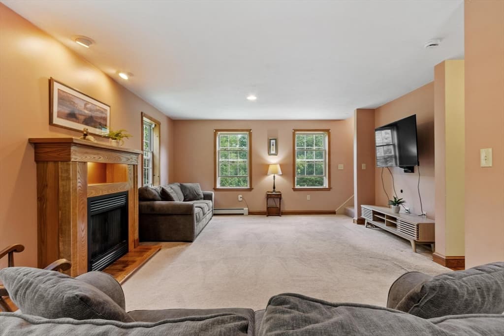 Single Family Residence at 41 Penobscott Ave, Hubbardston MA 01452, Hubbardston, photo 17 of 42