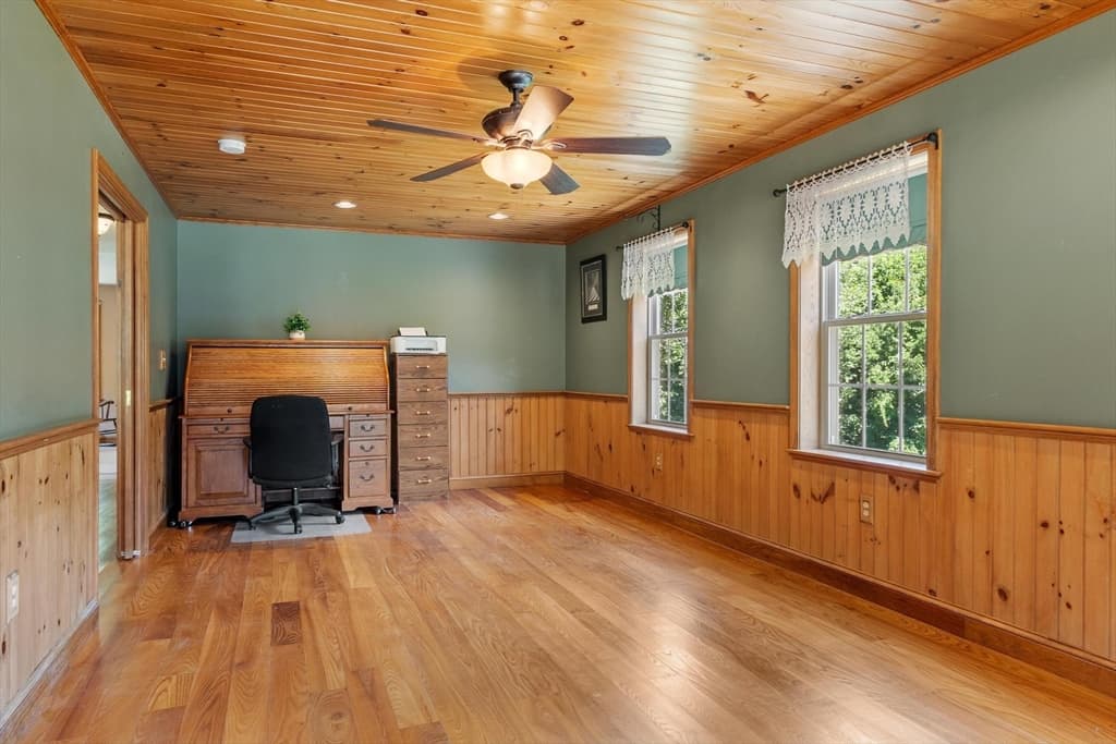 Single Family Residence at 41 Penobscott Ave, Hubbardston MA 01452, Hubbardston, photo 16 of 42