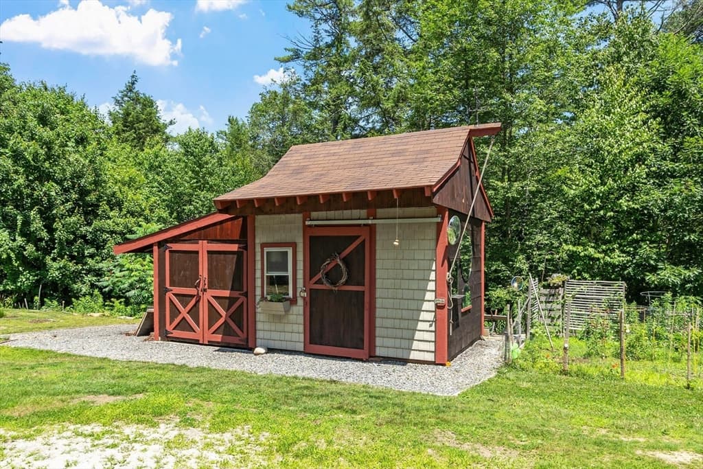 Single Family Residence at 41 Penobscott Ave, Hubbardston MA 01452, Hubbardston, photo 3 of 42