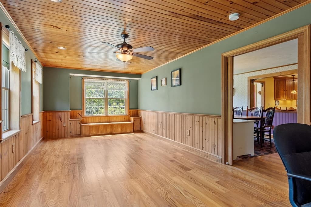 Single Family Residence at 41 Penobscott Ave, Hubbardston MA 01452, Hubbardston, photo 15 of 42