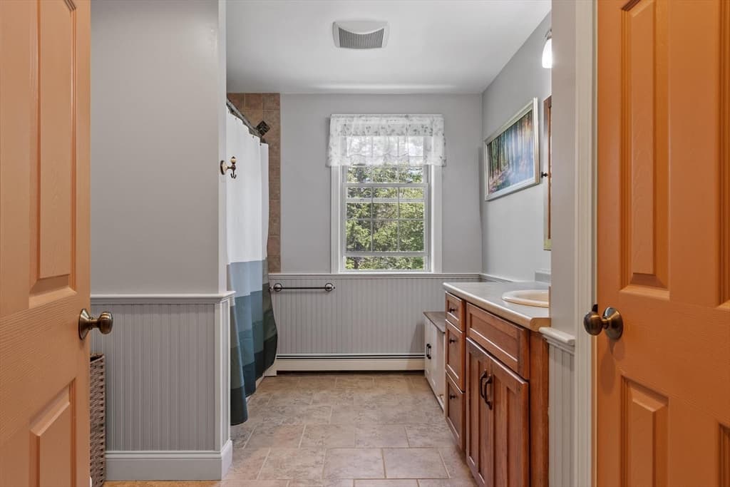 Single Family Residence at 41 Penobscott Ave, Hubbardston MA 01452, Hubbardston, photo 25 of 42