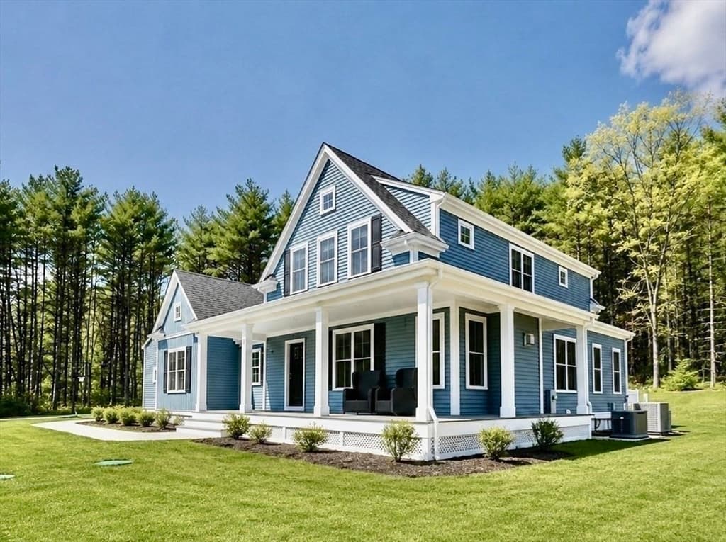 10 Homes Ave, Franklin MA 02038