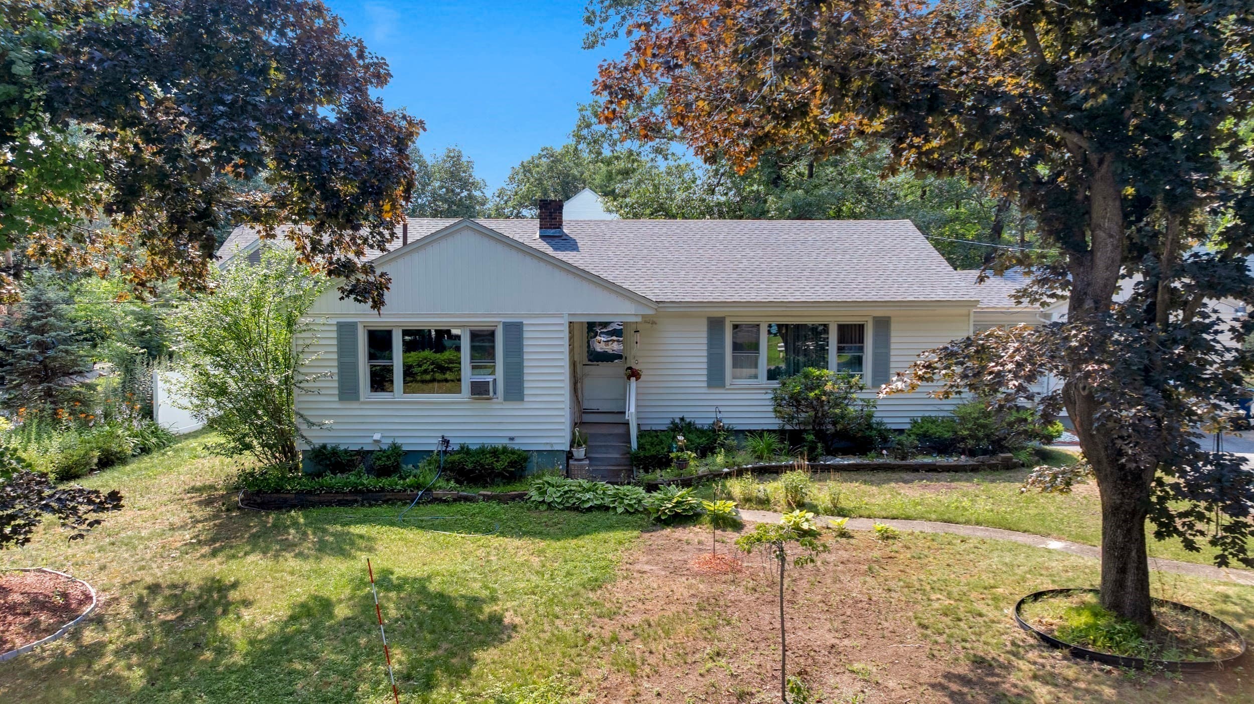 Single Family Residence at 54 Colbert St, Leominster MA 01453, photo 3 of 33