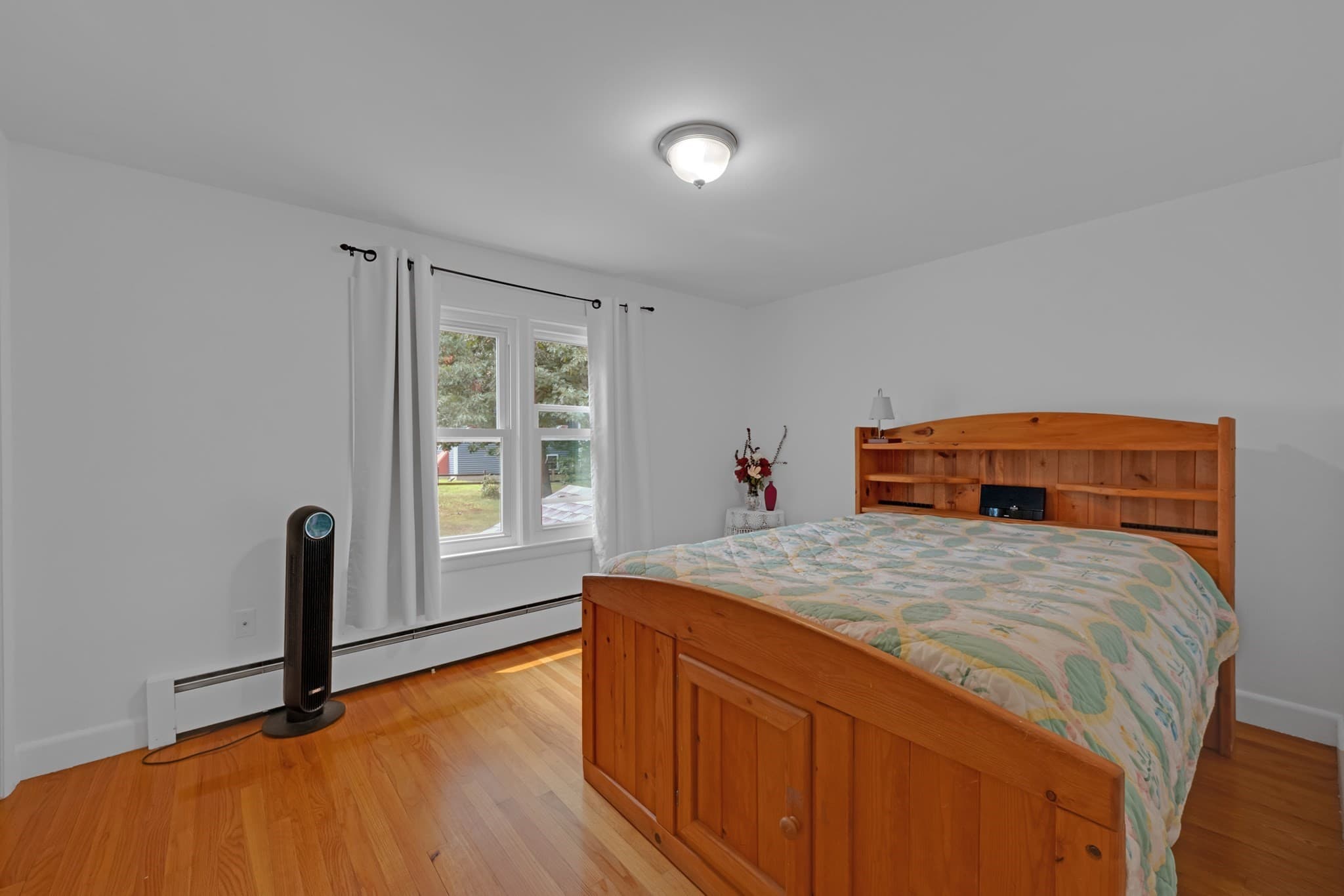 Single Family Residence at 54 Colbert St, Leominster MA 01453, photo 11 of 33
